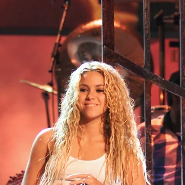 Shakira 2000 97 1