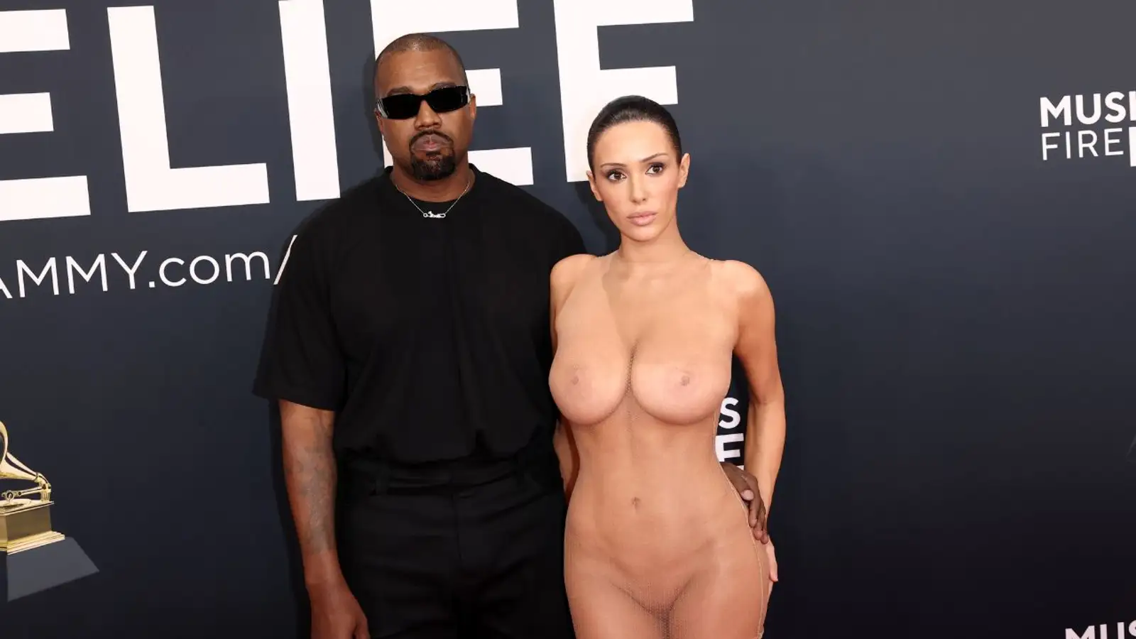 Bianca censori kanye west premios grammy 2025 97