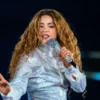 Shakira impresiona en méxico al interpretar ‘ciega, sordomuda’ y ‘el jefe’ con mariachis por primera vez en su tour.