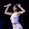 Aitana se tacha de “sinvergüenza” por una confesión en la listening party de cuarto azul.