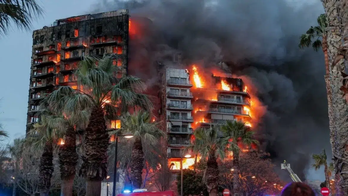 La audiencia de valencia descarta indagar al productor de los revestimientos del edificio incendiado en campanar.