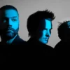 Muse reemplaza a kings of leon como grupo principal del mad cool 2025