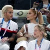 Ariana grande colabora con su hermano frankie en una nueva versión de su álbum debut.
