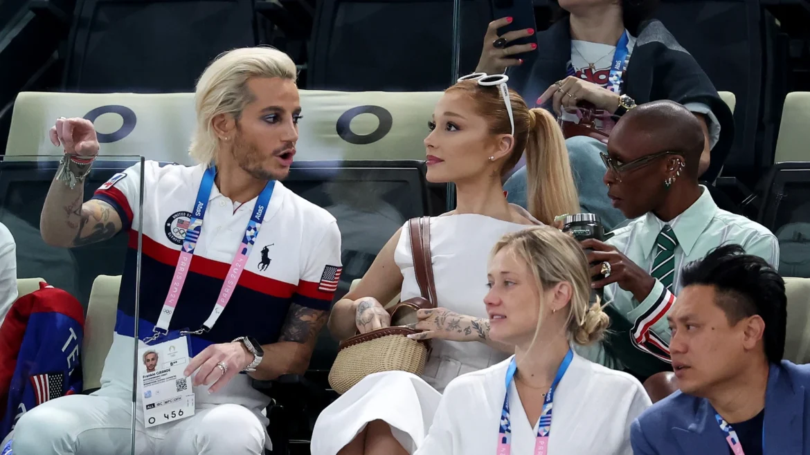 Ariana grande colabora con su hermano frankie en una nueva versión de su álbum debut.