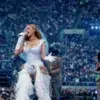 Beyoncé abandona su “coche volador” y estrena un caballo futurista.