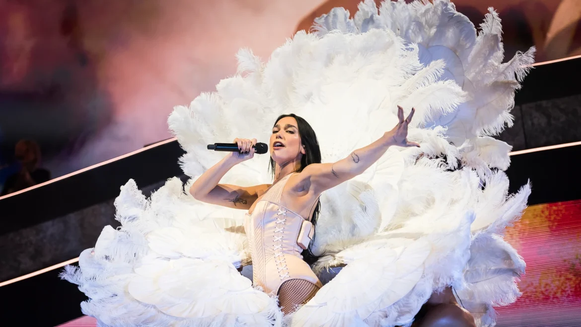 Dua lipa revela el lanzamiento del documental sobre su gira ‘radical optimism tour’