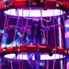 Katy perry sufre un susto en plena actuación tras una acrobacia que casi termina en accidente