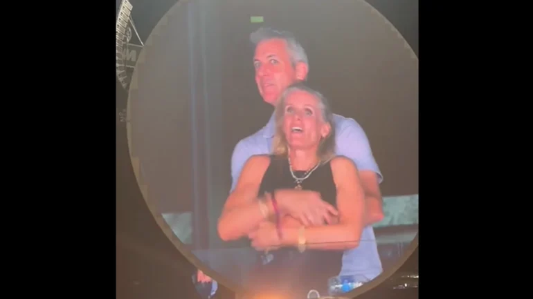 Quien kristin cabot chica que ceo andy byron fue pillado concierto coldplay 97