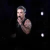 Edgar comparte su emoción tras actuar junto a robbie williams en barcelona: “siento que estoy en una nube”