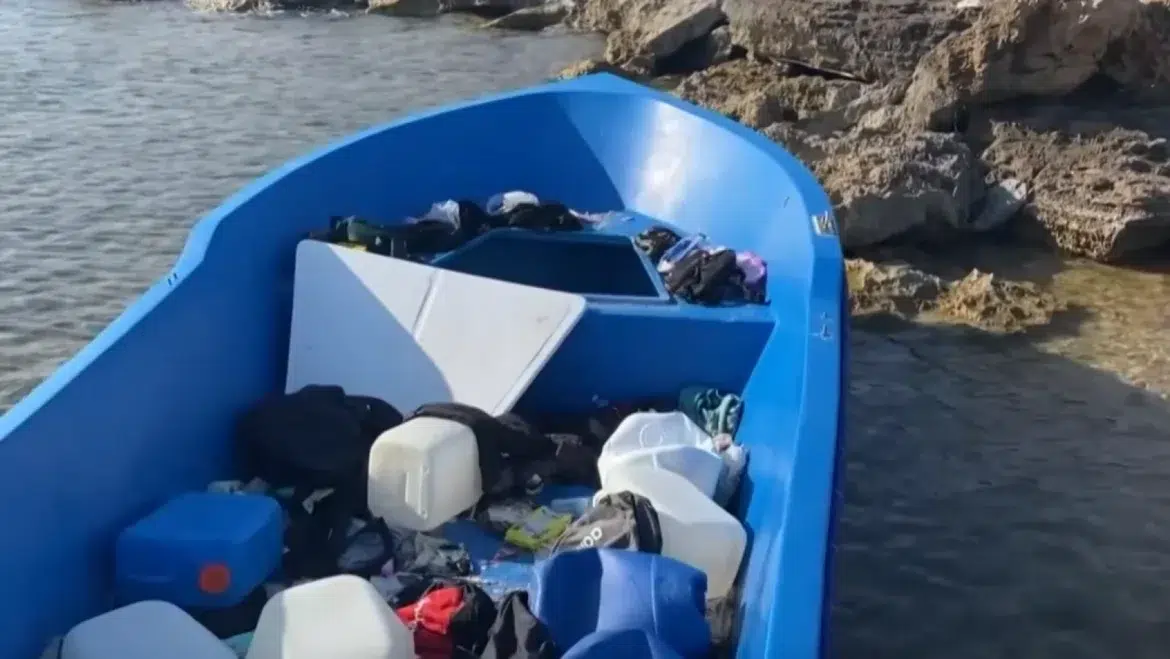 Dos muertos y dos heridos tras el desembarco de dos pateras en vera y cala carbón, en la costa de almería.
