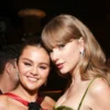 Selena gomez revela cómo inició su amistad con taylor swift: «yo salía con nick y ella con joe de los jonas brothers»