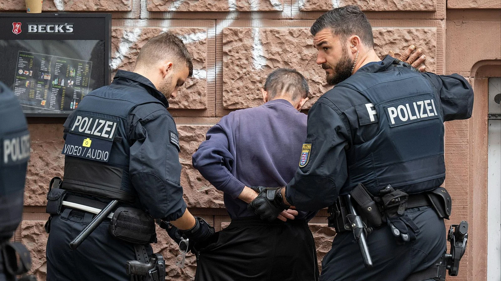El crack se apodera del centro de frankfurt: la capital financiera alemana lucha contra una grave crisis de drogas. 1 Frankfurt