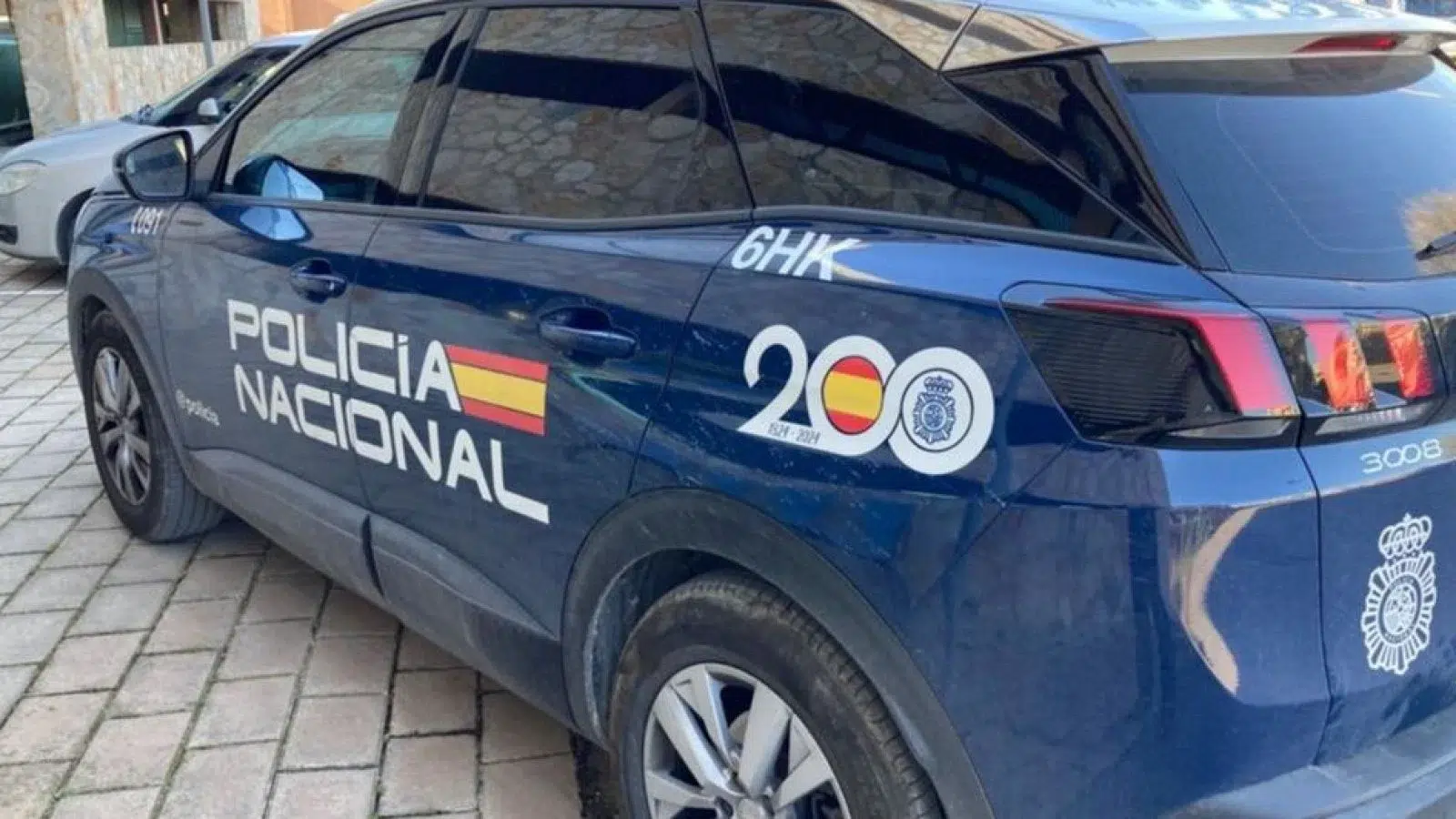 La policía nacional arresta a 12 personas por estafar a ancianos con el método del “abrazo cariñoso” 1 Abrazo cariñoso