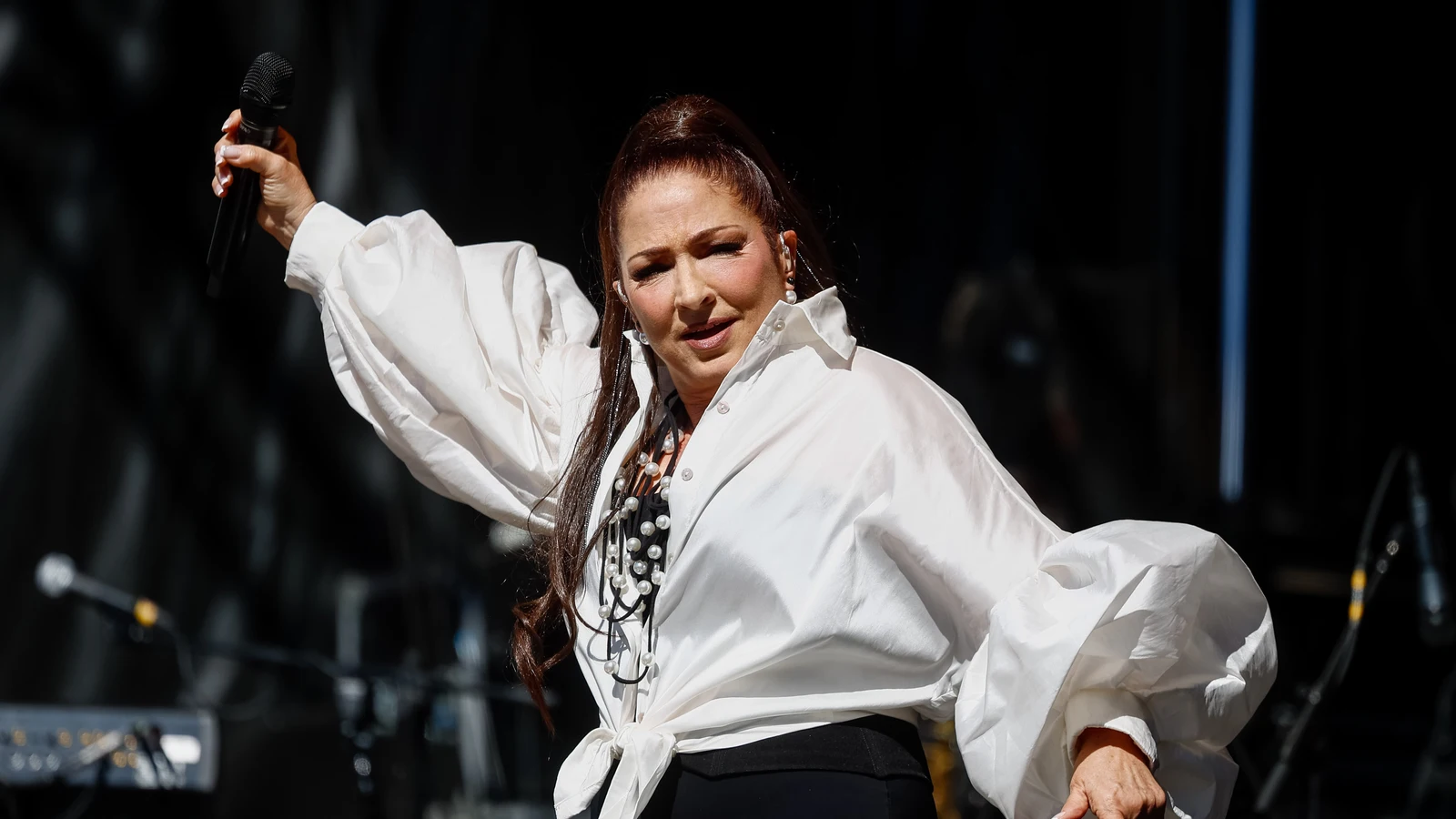 Gloria estefan hace vibrar madrid y sube al escenario a nathy peluso y a su familia durante su concierto por la hispanidad 2025 1 Gloria estefan