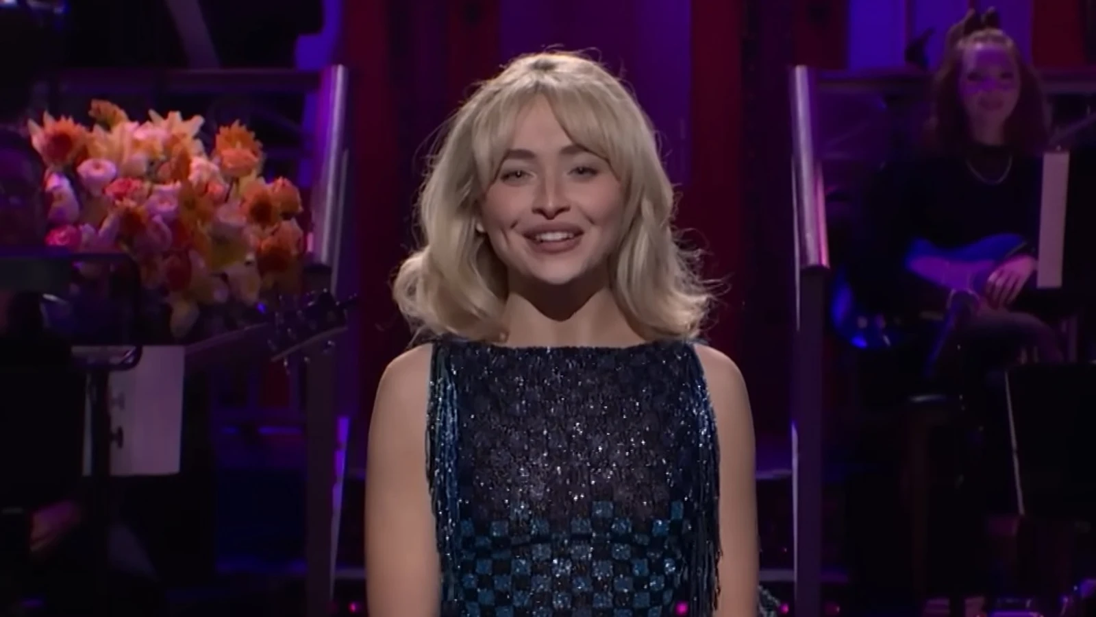 Sabrina carpenter se ríe de sí misma y parodia a taylor swift en ‘snl’: “no solo estoy cachonda” 1 Sabrina carpenter