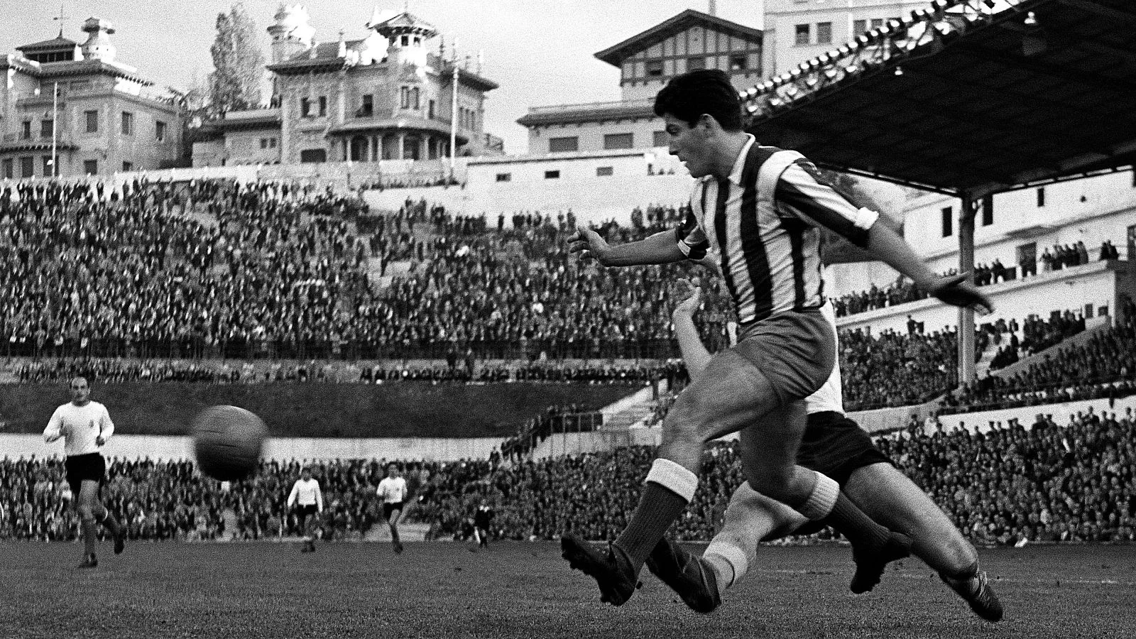 Muere enrique collar, capitán histórico y leyenda del atlético de madrid. 1 Enrique collar