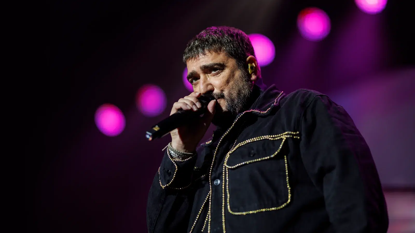 Antonio orozco detiene el tiempo en madrid con tres invitados especiales y un anuncio inesperado 1 Antonio orozco movistar arena madrid 97