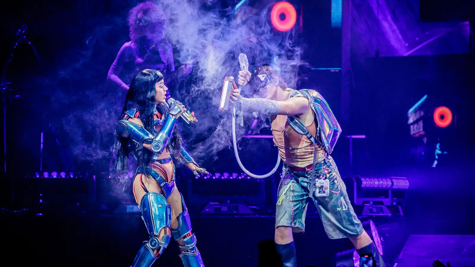 Katy perry cierra su gira 'the lifetimes tour': las imágenes más impactantes de sus conciertos. 3 Katy perry concierto 97 2
