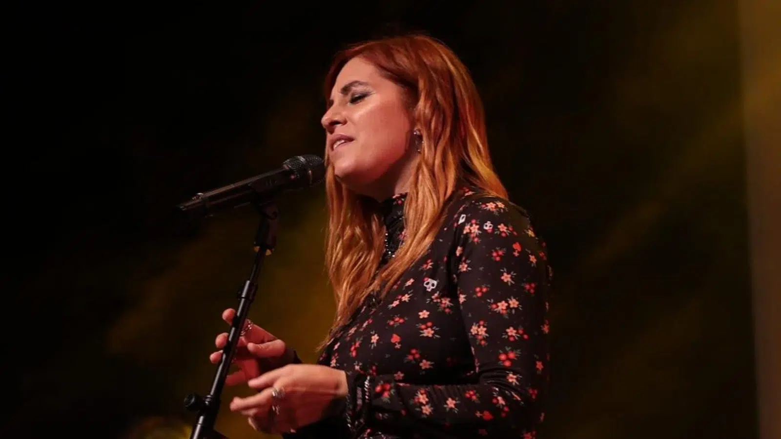 Leire martínez revela portada, fecha y canciones de historias de aquella niña, su primer disco en solitario 1 Leire martínez