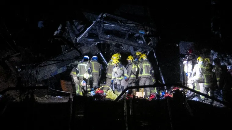 Impactantes imágenes de nuevos descarrilamientos de trenes en españa en plena alerta por temporal. 1 España