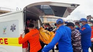 Indonesia investiga posibles negligencias en el naufragio del barco turístico con seis españoles a bordo 1 Indonesia