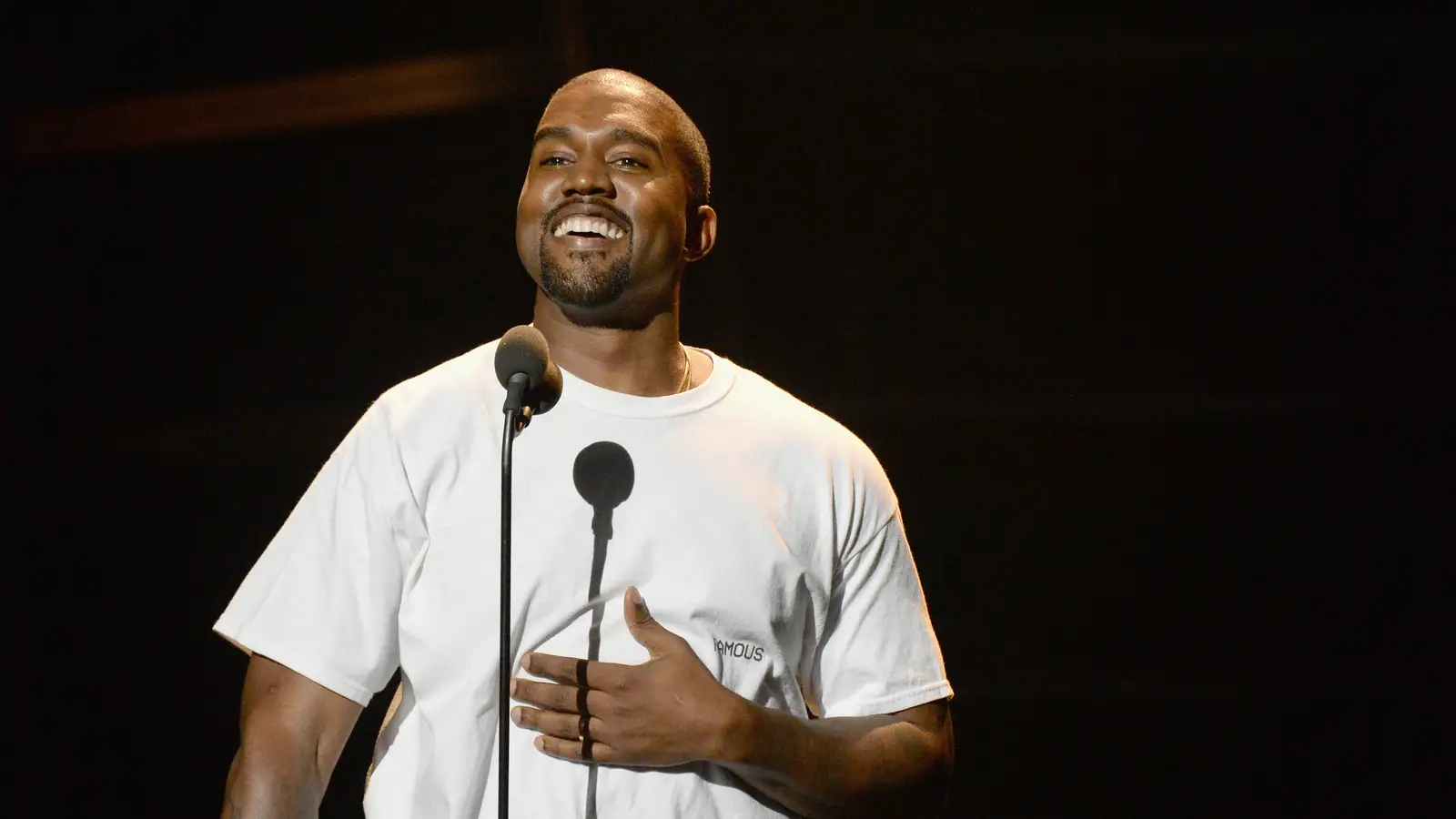 Kanye west se disculpa por sus conductas racistas y antisemitas y las vincula a un trastorno bipolar. 2 Kanye west mtv video music awards 2016 97