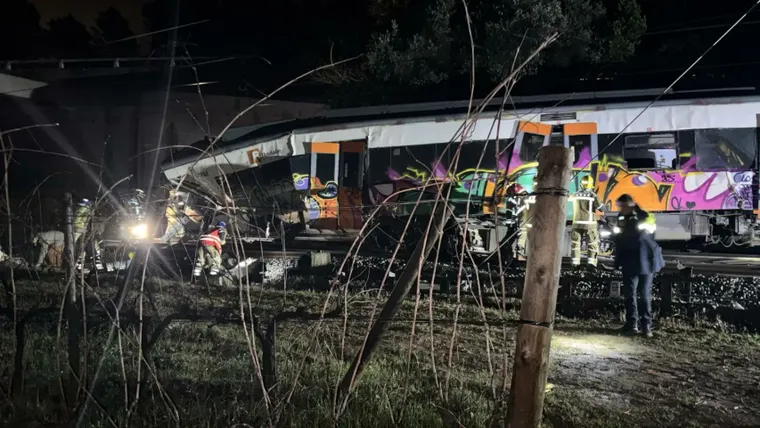 Impactantes imágenes de nuevos descarrilamientos de trenes en españa en plena alerta por temporal. 3 Nuevo incidente cataluna 2