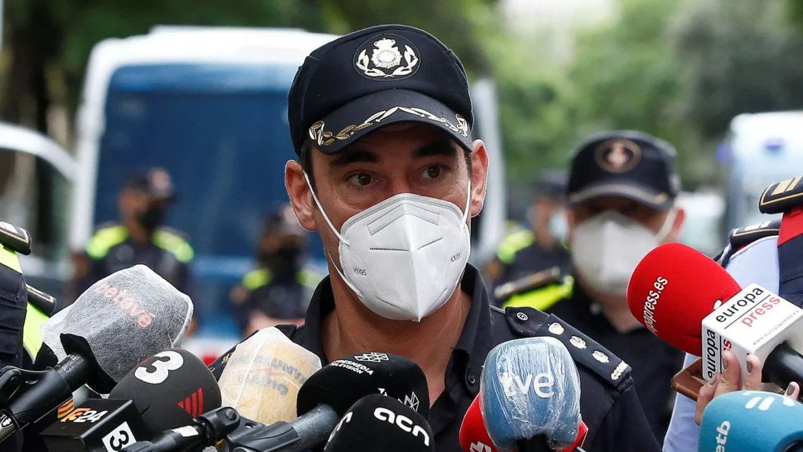 Policía
