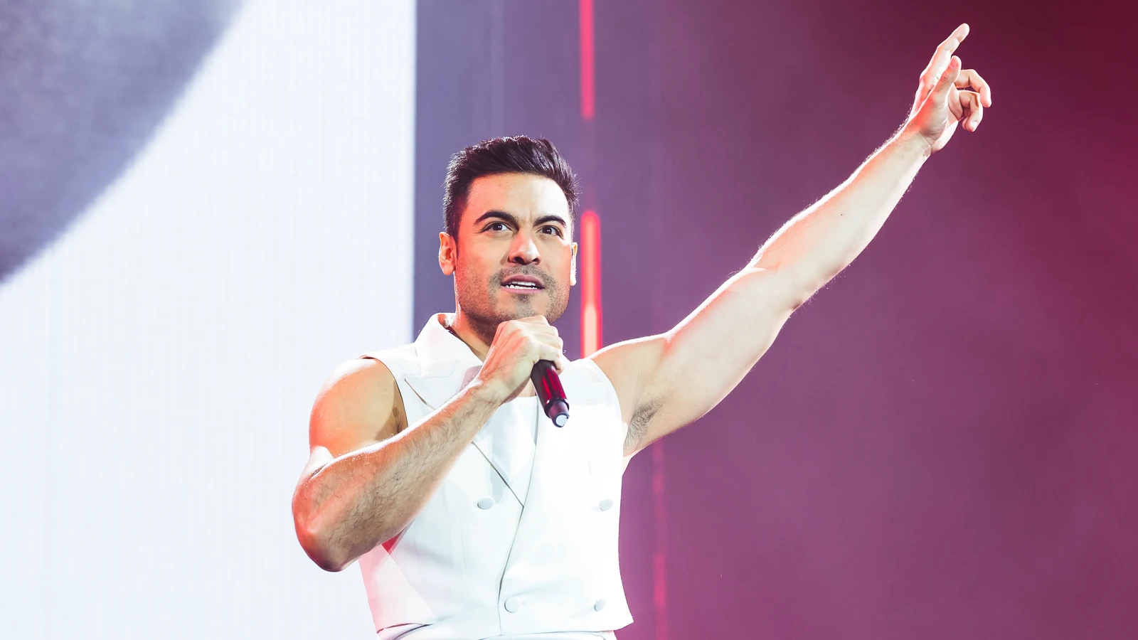 Carlos rivera versiona al estilo mariachi una canción de taylor swift con ayuda de la ia 1 Carlos rivera