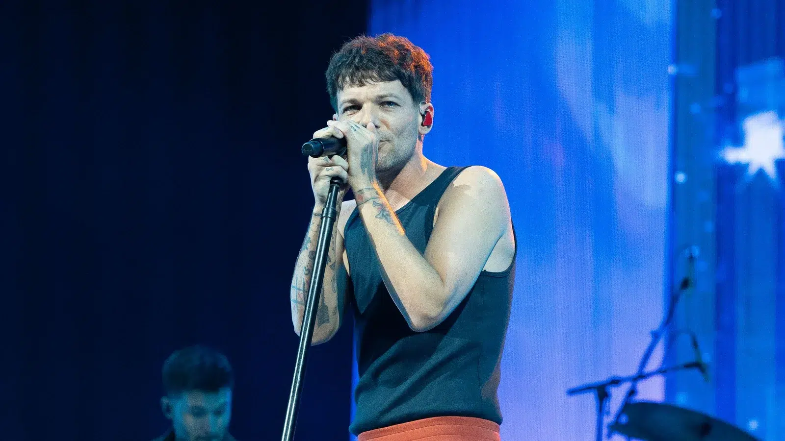 Louis tomlinson regresa a españa arropado por el entusiasmo de sus fans. 1 Louis tomlinson
