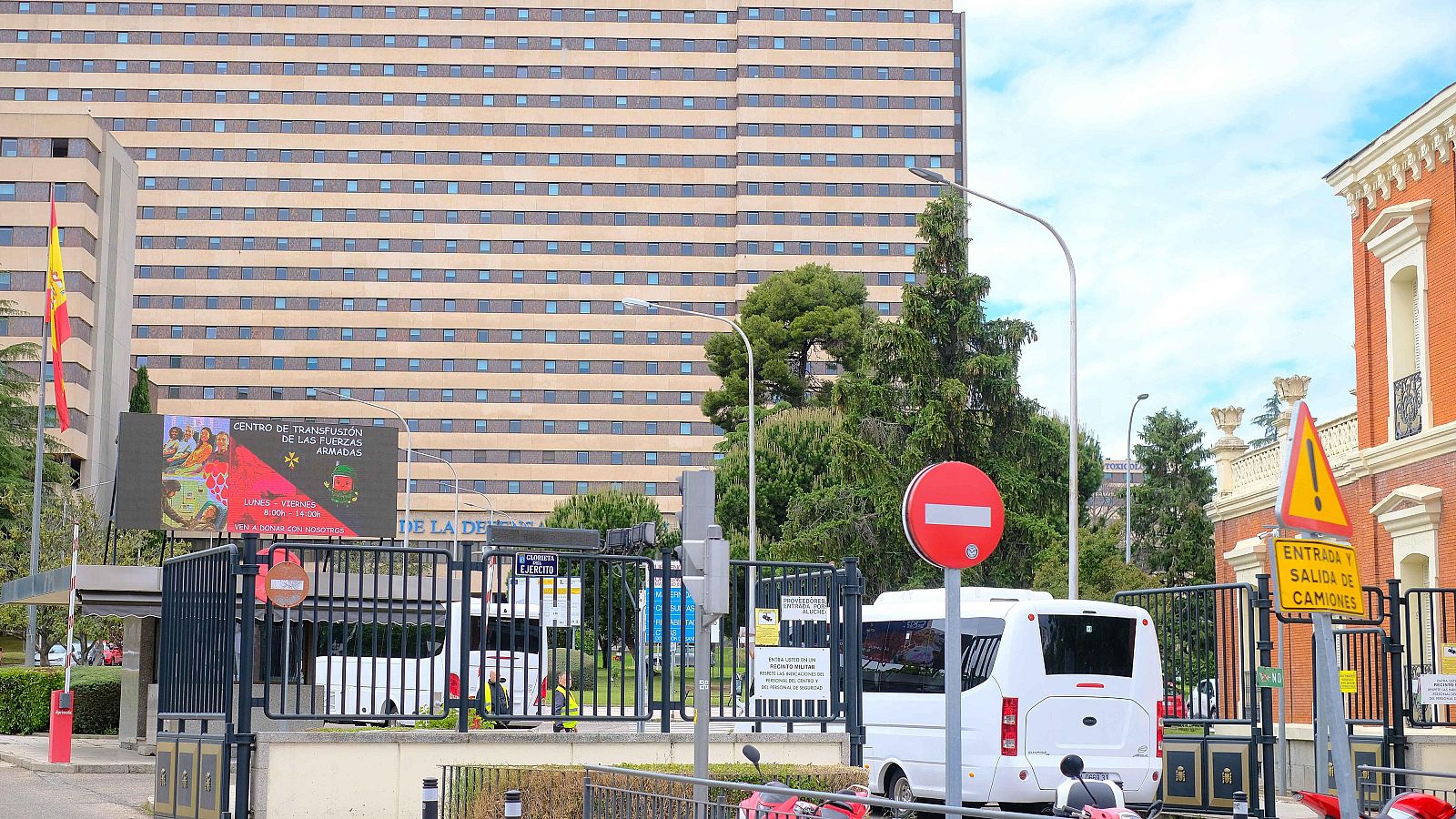 Uno de los españoles aislados en el gómez ulla registra un positivo provisional por hantavirus en la primera pcr. 1 Españoles