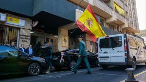 El guardia civil que resultó herido grave durante la persecución de una narcolancha frente a la costa de huelva evoluciona favorablemente y se encuentra estable y fuera de peligro. 1 Guardia civil