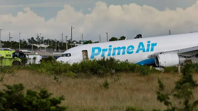 Al menos cinco muertos al estrellarse un avión de amazon en miami 1 Avion miami