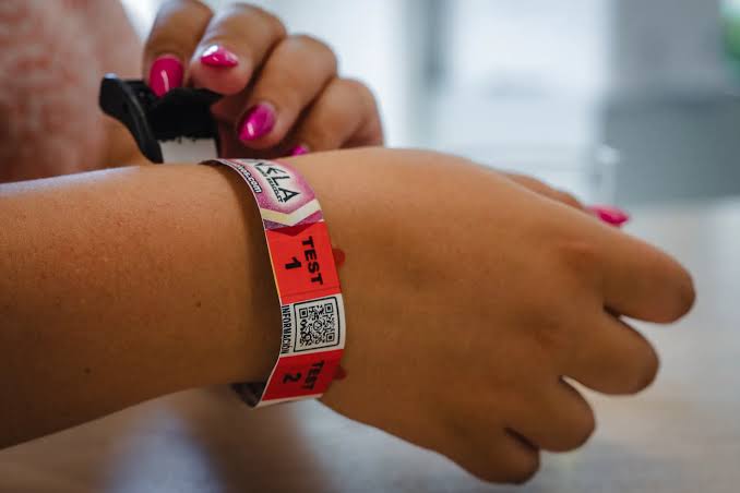 Pulseras centinela y cápsulas 'narxcup': dispositivos para evitar la sumisión química 3 Images 92