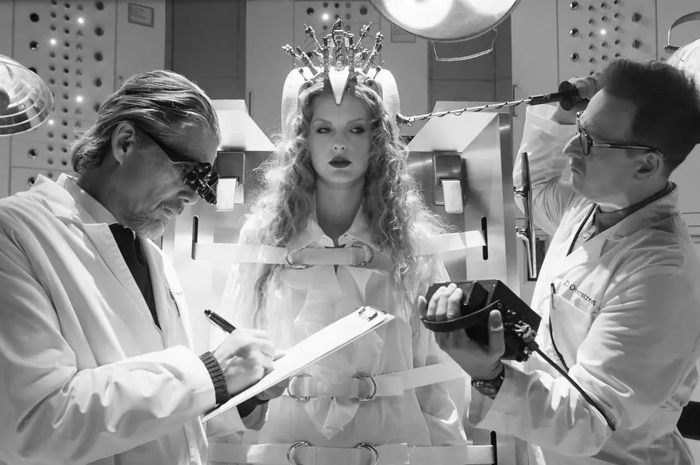 Nuevo: taylor swift estrena 'patient zero': la radiografía de un amor tóxico que ella sobrevivió primero. 3 Taylor swift estrena 'patient zero