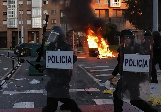 El neocomunismo vasco se infiltra en las protestas por maricarmen y dispara la inesperada 'kale borroka' 3 Neocomunismo vasco se infiltra