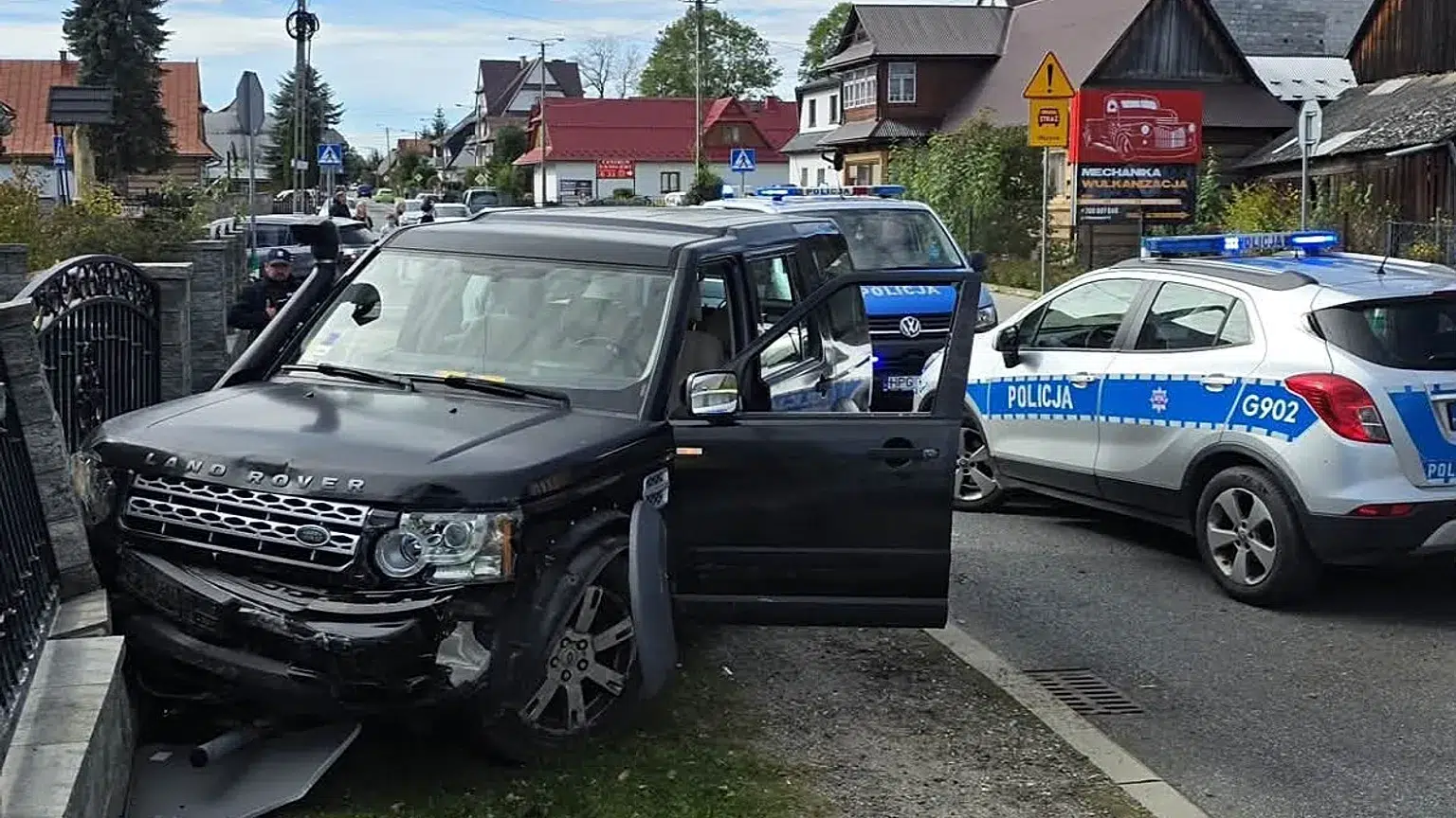 Una mujer de 59 años provoca varios accidentes y atropella a un peatón en polonia tras un rápido operativo policial. 1 Mujer de 59 años provoca varios accidentes