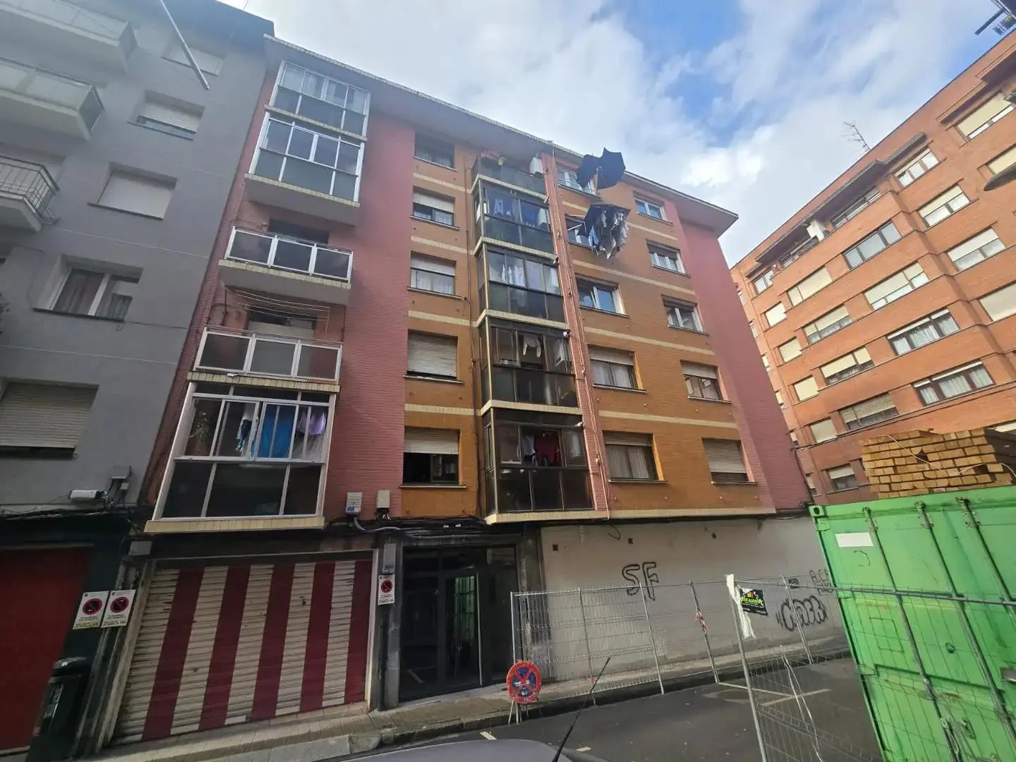 Sorprendente: los vecinos de los ochos de erandio tienen los decretos de vivienda en el mirador 3 Vecinos de los ochos de erandio