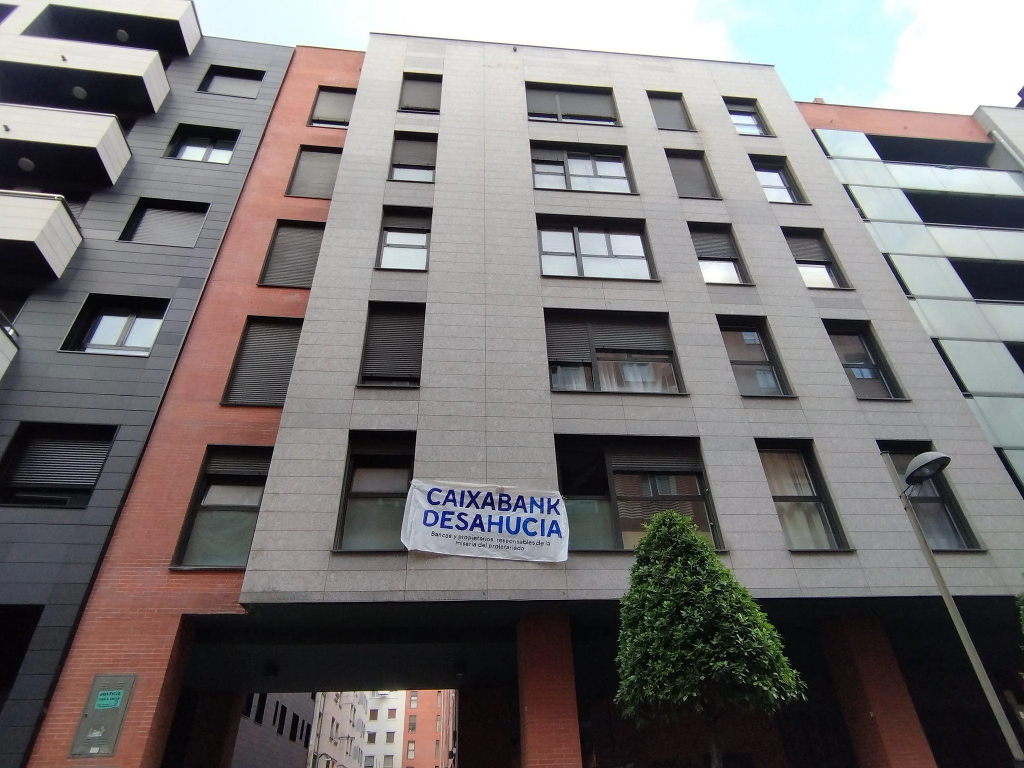 Sorprendente: los vecinos de los ochos de erandio tienen los decretos de vivienda en el mirador 1 Vecinos de los ochos de erandio