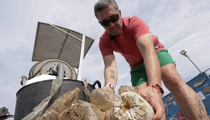 Innovadora: de la basura marina al tejido: así es la moda sostenible en españa. 3 La basura marina al tejido