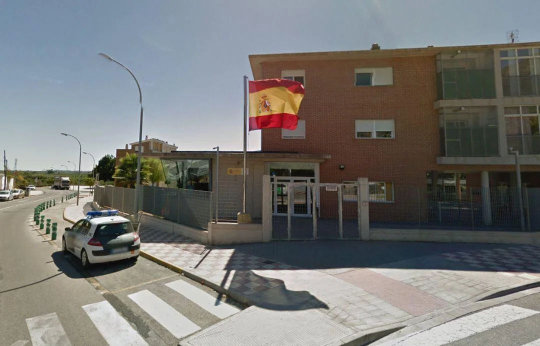 Sorprendente: 5 detenidos, dos de ellos menores, por la agresión a un joven magrebí en tavernes. 2 5 detenidos, dos de ellos menores