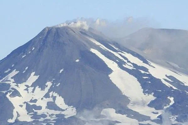 Inesperado: nuevo pulso en nevados de chillán: amplían la zona de afectación y advierten por más actividad. 1 Nuevo pulso en nevados de chillán