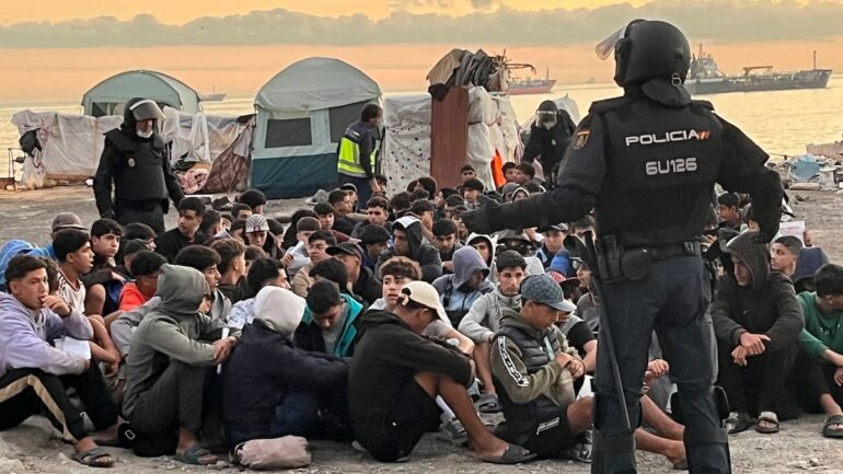 Desalojo masivo en el guano, el último gran asentamiento de migrantes en ceuta
